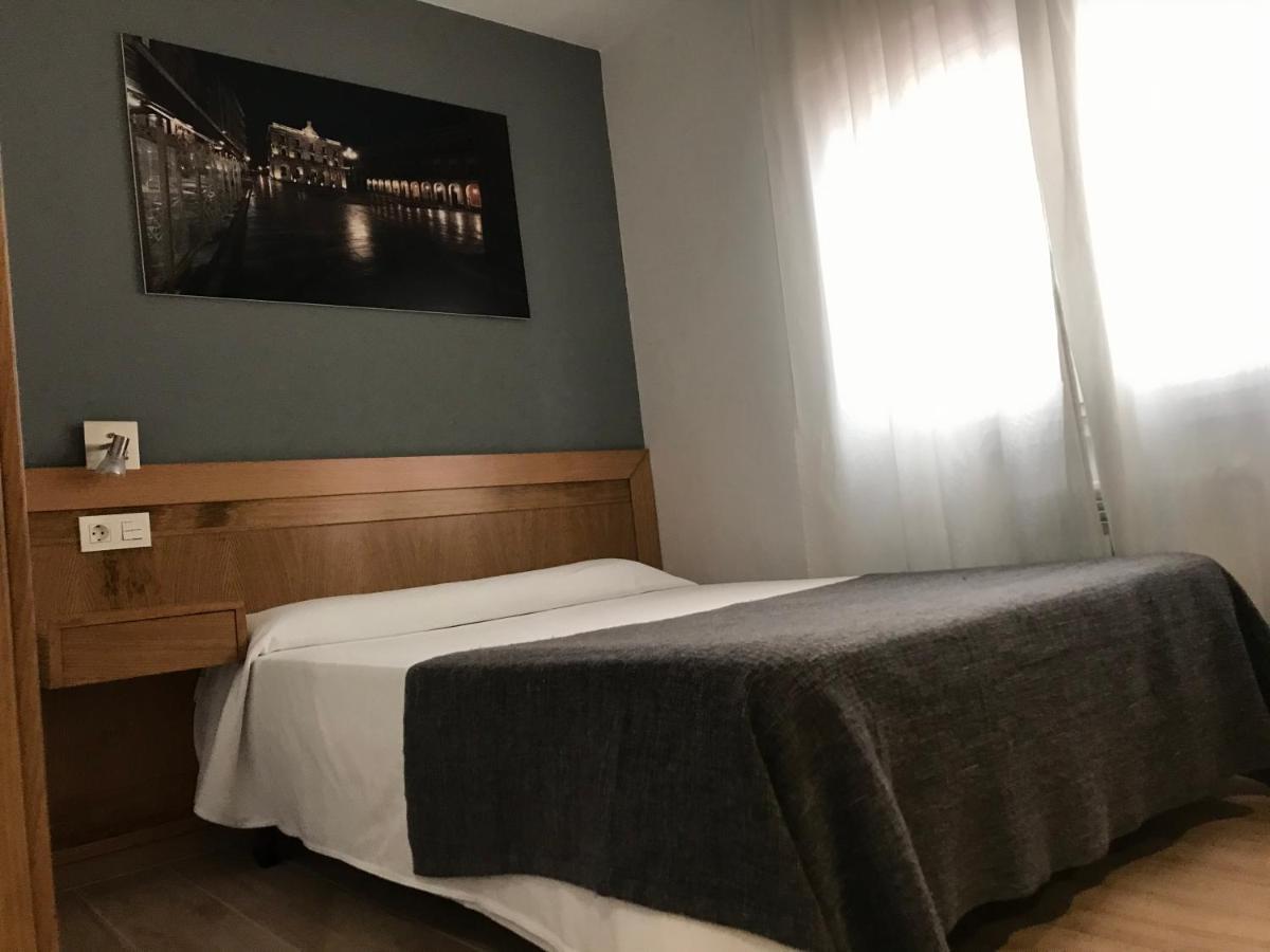 Hostal Libertad Χιχόν Εξωτερικό φωτογραφία