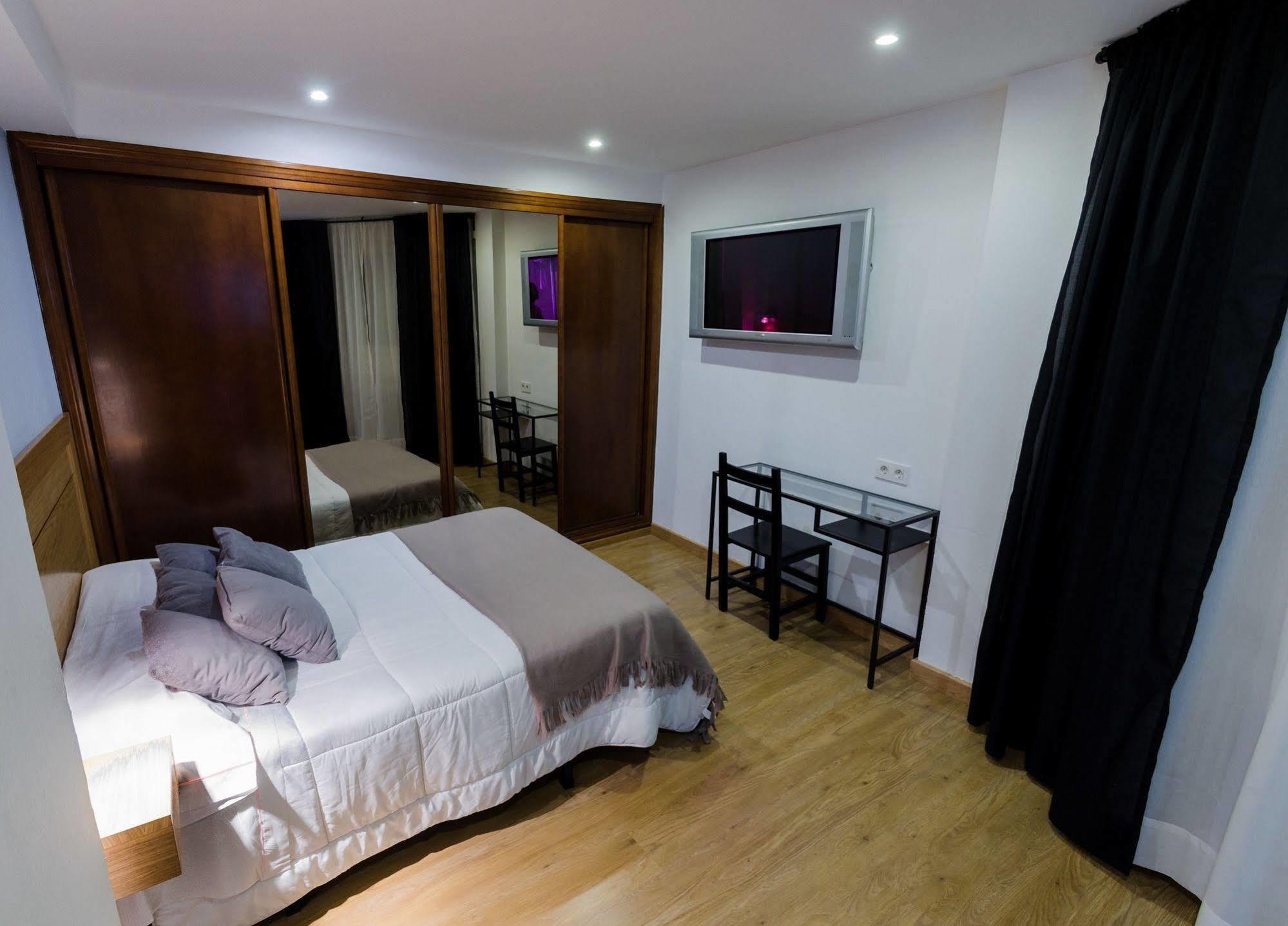 Hostal Libertad Χιχόν Εξωτερικό φωτογραφία
