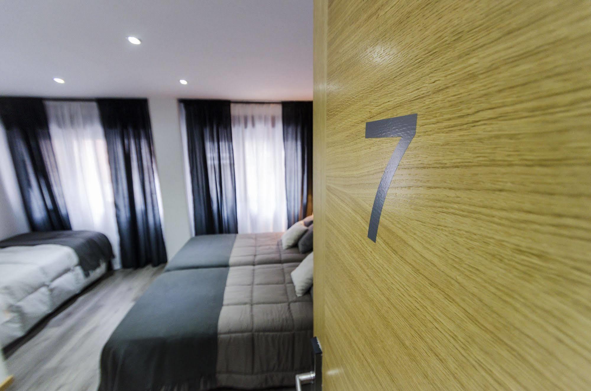 Hostal Libertad Χιχόν Εξωτερικό φωτογραφία