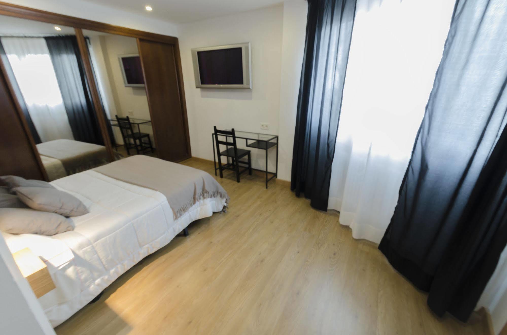 Hostal Libertad Χιχόν Εξωτερικό φωτογραφία